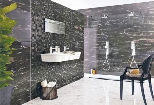 Phòng tắm trở nên sang trọng nhờ đá marble đen